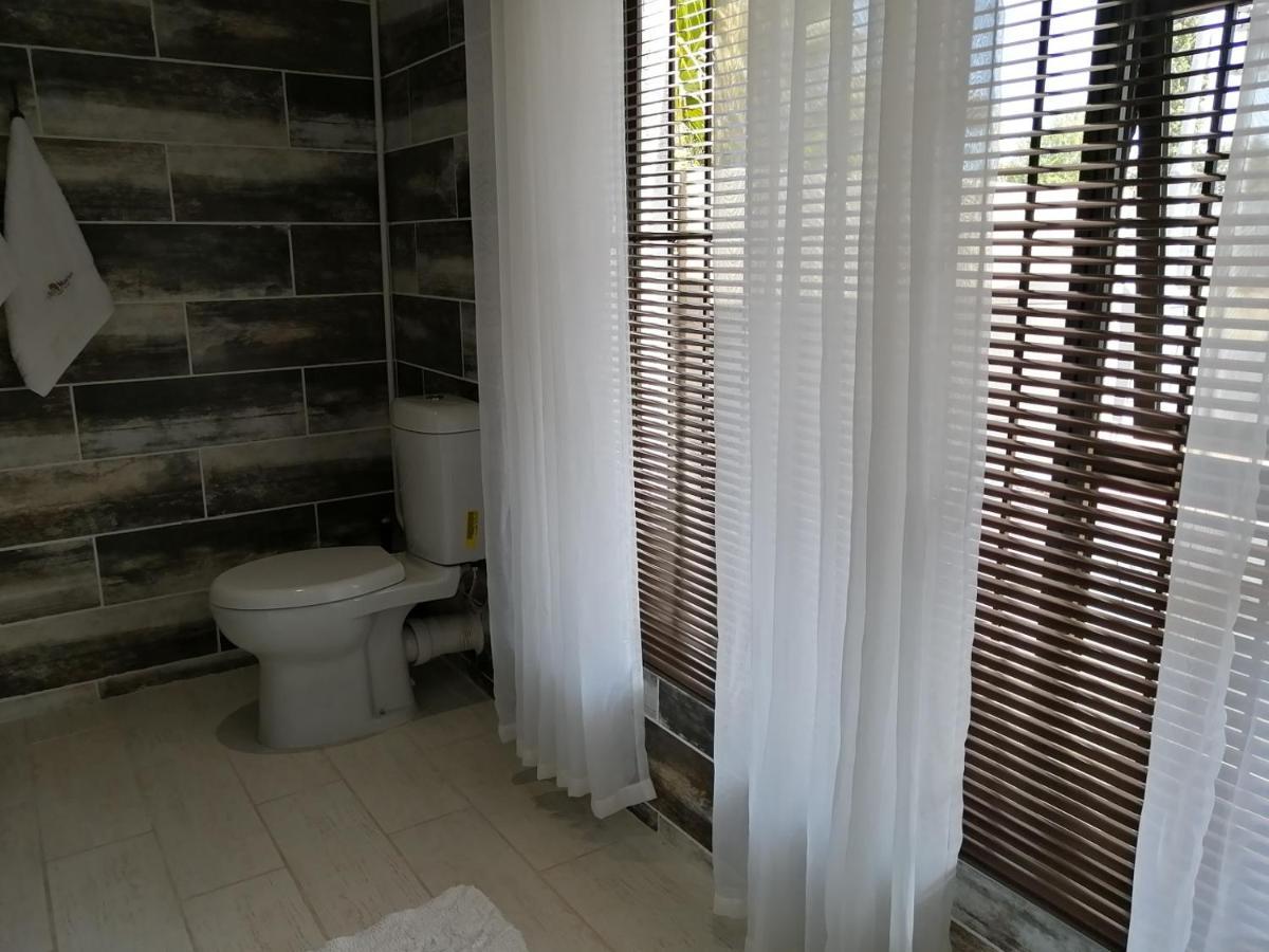 Villa Mariss Guesthouse Kraaifontein Exterior foto