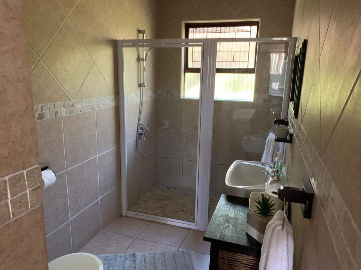 Villa Mariss Guesthouse Kraaifontein Exterior foto